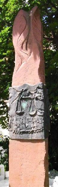 Gedenksäule auf dem Schottenanger in Würzburg   Foto Juli 2008 Doris Lorenz